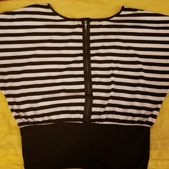 Black and White Striped Blouse with Zipper Back - Picture 2 of 2